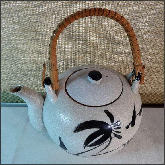 1970s Japanese Vintage Pottery Tea Pot w Bamboo Handle - Picture 2 of 7